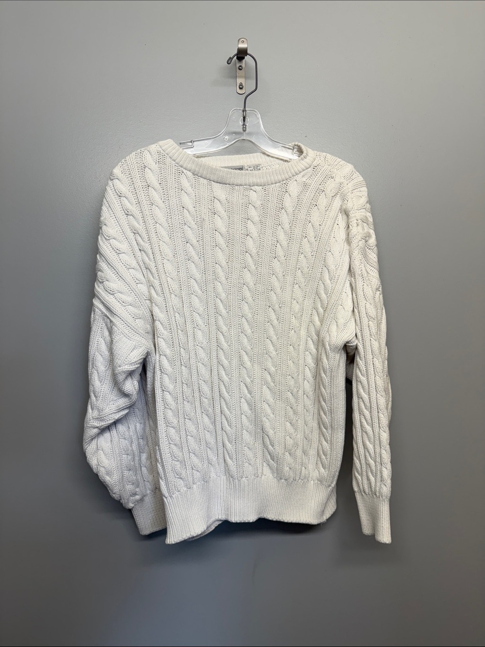 Vintage Melody Garden Classic White Cable-Knit Women's Sweater